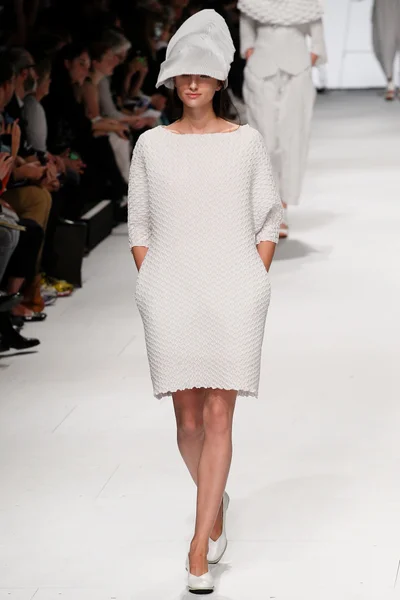 Look 1